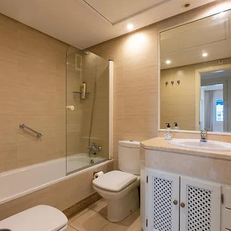 Puerto Banus, Marina Banus, 2br, 2bth, Pool, Parking, Marbella, 1j Apartment *