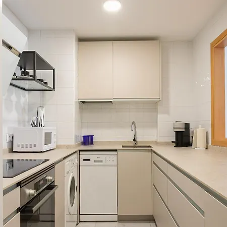 Puerto Banus, Marina Banus, 2br, 2bth, Pool, Parking, Marbella, 1j Apartment Marbella